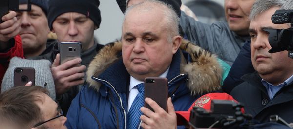 Вице-губернатор Кемеровской области Сергей Цивилев на митинге у администрации Кемерово Вице-губернатор Кемеровской области Сергей Цивилев на митинге у администрации Кемерово - Sputnik Արմենիա