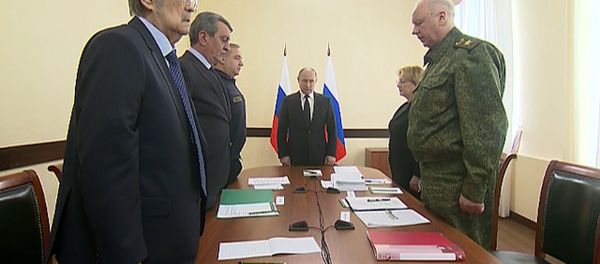 Путин на совещании по ликвидации последствий пожара в Кемерове Путин на совещании по ликвидации последствий пожара в Кемерове - Sputnik Армения