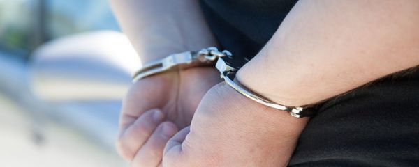 Арестованный в наручниках Арестованный в наручниках - Sputnik Արմենիա