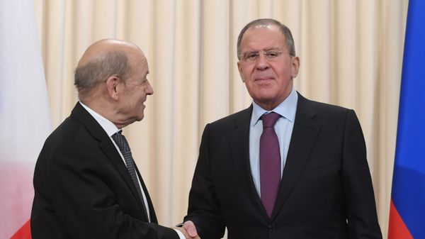 Министры иностранных дел РФ и Франции Сергей Лавров и Жан-Ив Ле Дриан (27 февраля 2018). Москва - Sputnik Армения