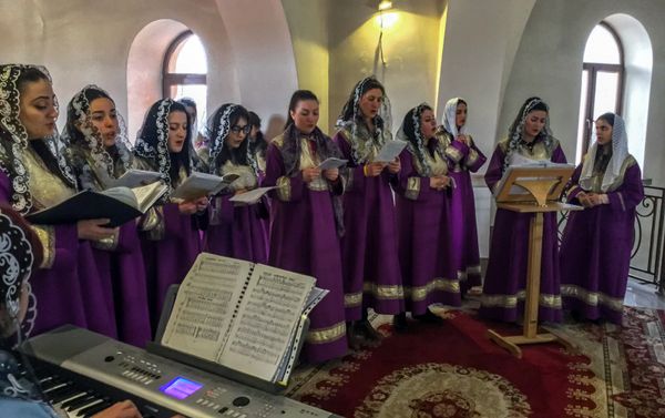 Пасха в армянской католической церкви, Гюмри - Sputnik Армения
