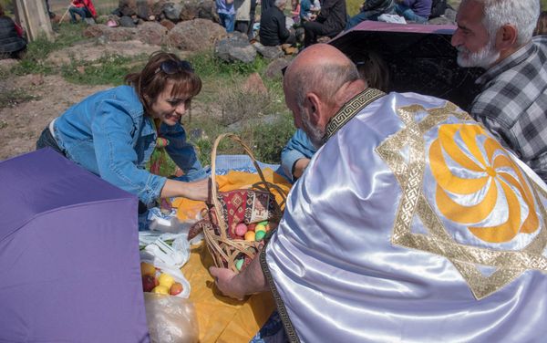 Армянские язычники празднуют Пасху (Затик) Армянские язычники празднуют Пасху (Затик) - Sputnik Армения