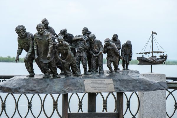 Скульптурная композиция Бурлаки на Волге на самарской набережной была открыта в 2014 году в честь 170-летия выдающегося живописца Ильи Репина, автора одноименной картины - Sputnik Армения