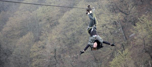 Аттракцион Zipline в экстрим парке Yell Аттракцион Zipline в экстрим парке Yell - Sputnik Армения