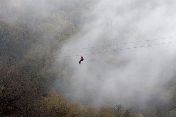 Аттракцион Zipline в экстрим парке Yell Аттракцион Zipline в экстрим парке Yell - Sputnik Армения