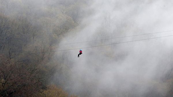 Аттракцион Zipline в экстрим парке Yell - Sputnik Армения