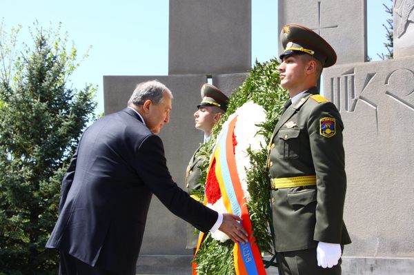 Արմեն Սարգսյանը Եռաբլուրում - Sputnik Արմենիա