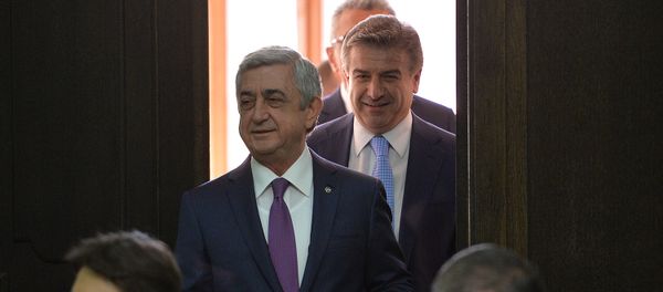 Президент и премьер министр Армении Серж Саргсян и Карен Карапетян Президент и премьер министр Армении Серж Саргсян и Карен Карапетян - Sputnik Армения