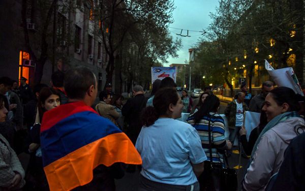 Акция протеста у здания РПА (11 апреля 2018). Ереван - Sputnik Армения