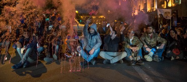 Акция протеста у здания РПА (11 апреля 2018). Ереван - Sputnik Армения