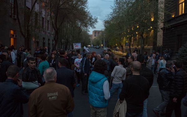 Акция протеста у здания РПА (11 апреля 2018). Ереван - Sputnik Армения