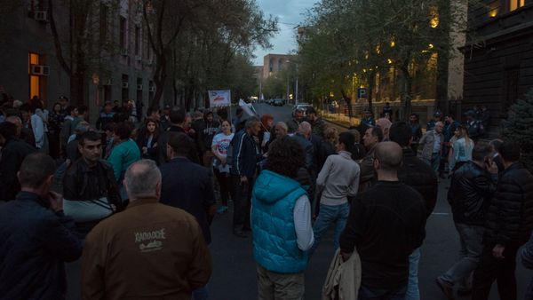 Акция протеста у здания РПА (11 апреля 2018). Ереван - Sputnik Армения