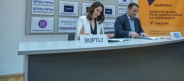 Подписание договора о сотрудничестве между ИА Арменпресс и мультимедийным агенством РАПТЛИ Подписание договора о сотрудничестве между ИА Арменпресс и мультимедийным агенством РАПТЛИ - Sputnik Армения