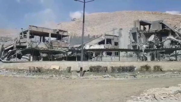 Подвергшийся ракетному удару исследовательский центр Барза в Дамаске - Sputnik Армения