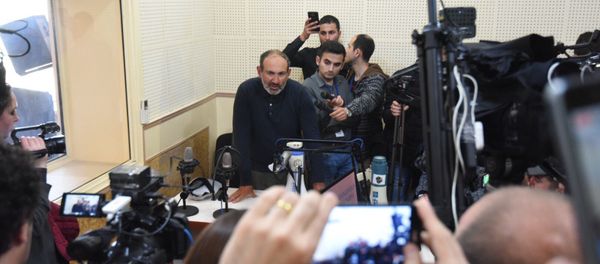 Захват оппозиционерами Дома Радио - Sputnik Армения