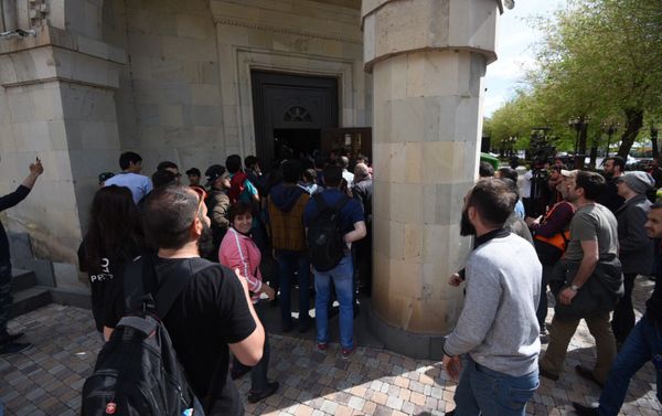 Հանրային ռադիոյի շենքում - Sputnik Արմենիա