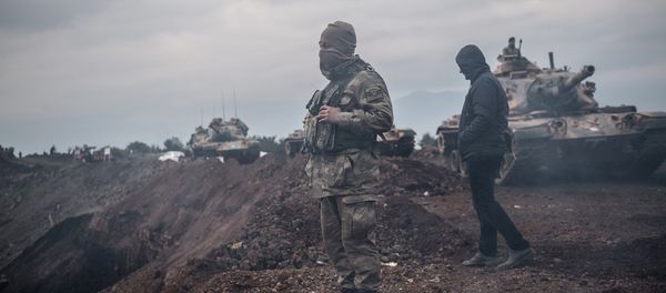 Солдаты турецкой армии на Турецко-сирийской границе (21 января 2018). Хассе, провинции Хатай, Турция Солдаты турецкой армии на Турецко-сирийской границе (21 января 2018). Хассе, провинции Хатай, Турция - Sputnik Армения