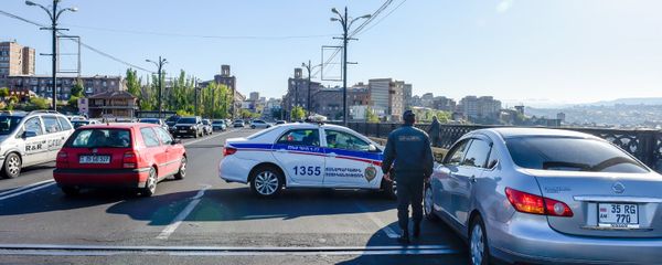 Ситуация на мосту Киевян (16 апреля 2018). Ереван - Sputnik Армения