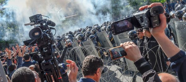 Беспорядки на проспекте Баграмяна (16 апреля 2018). Ереван - Sputnik Армения