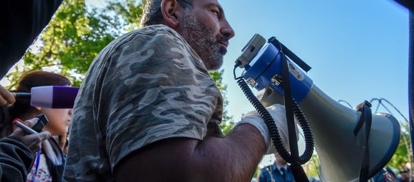 Никол Пашинян вернулся на проспект Баграмяна после выписки из МЦ Наири (16 апреля 2018). Ереван - Sputnik Արմենիա