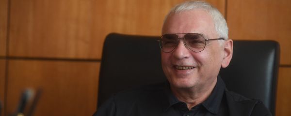 Советский и российский кинорежиссёр, сценарист, кинопродюсер и общественный деятель Карен Шахназаров Советский и российский кинорежиссёр, сценарист, кинопродюсер и общественный деятель Карен Шахназаров - Sputnik Армения