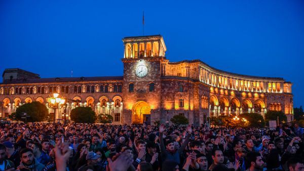 Митинг оппозиции на площади Республики (17 апреля 2018). Ереван - Sputnik Արմենիա