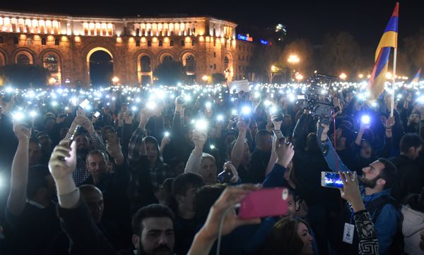 Mитинг оппозиции на площади Республики (17 апреля 2018). Ереван - Sputnik Армения