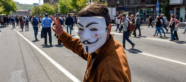 Активисты на улице Корюна (18 апреля 2018). Еревaн - Sputnik Армения