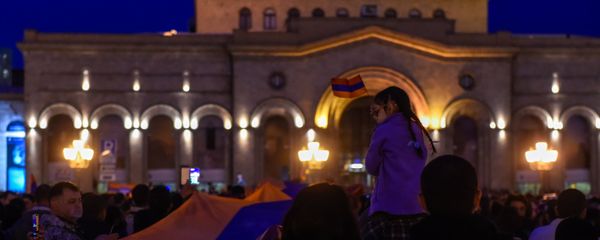 Во время митинга, огранизованного протестным движением Мой шаг (18 апреля 2018). Ереван Во время митинга, огранизованного протестным движением Мой шаг (18 апреля 2018). Ереван - Sputnik Армения