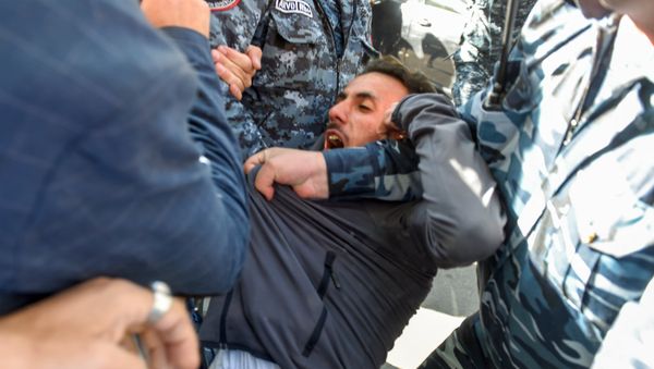 Ситуация у правительственного здания (19 апреля 2018). Ереван Ситуация у правительственного здания (19 апреля 2018). Ереван - Sputnik Армения