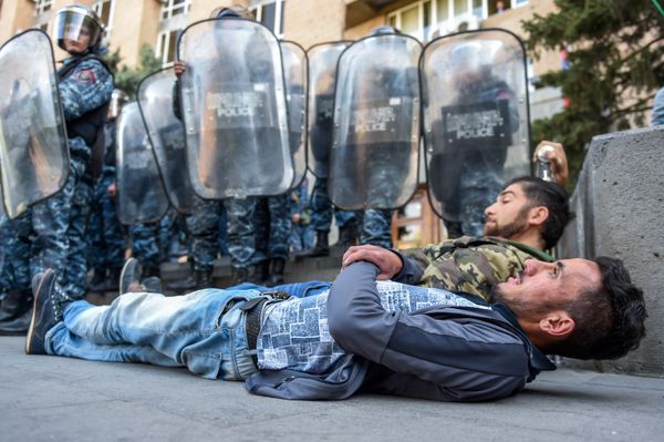 Ситуация у правительственного здания (19 апреля 2018). Ереван Ситуация у правительственного здания (19 апреля 2018). Ереван - Sputnik Армения