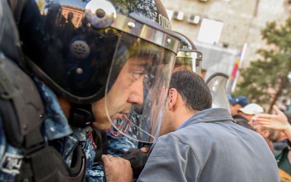 Ситуация у правительственного здания (19 апреля 2018). Ереван - Sputnik Армения