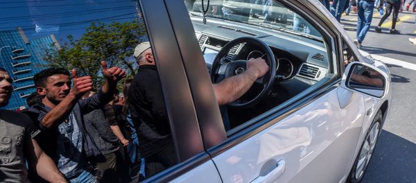 Ցուցարարները մայրաքաղաքի փողոցներում, 19 ապրիլի, 2018 թ. - Sputnik Արմենիա