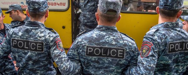 Ситуация на проспекте Азатутян (20 апреля 2018). Ереван - Sputnik Армения