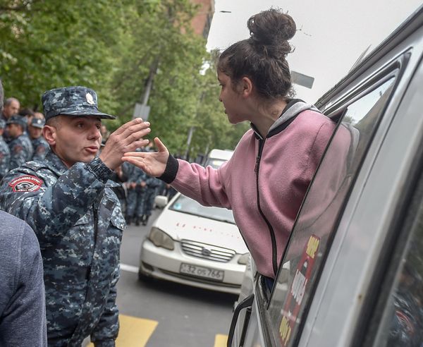 Ситуация на улице Амирян (20 апреля 2018). Еревaн - Sputnik Армения