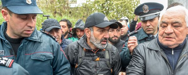 Акция протеста оппозиции в округе Нор Норк (21 апреля 2018). Ереван Акция протеста оппозиции в округе Нор Норк (21 апреля 2018). Ереван - Sputnik Армения