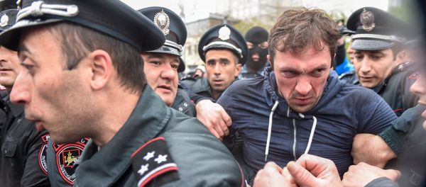 Акция протеста оппозиции в округе Нор Норк (21 апреля 2018). Ереван Акция протеста оппозиции в округе Нор Норк (21 апреля 2018). Ереван - Sputnik Армения