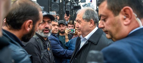 Армн Саркисян на площади Республики Армн Саркисян на площади Республики - Sputnik Армения