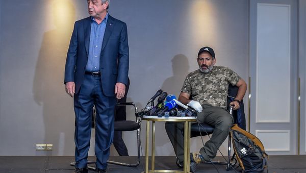 Встреча Премьер-министра РА Сержа Саргсяна и лидера оппозиционной фракции Елк Никола Пашиняна (22 апреля 2018). Гостиница Marriott Armenia, Ереван - Sputnik Армения