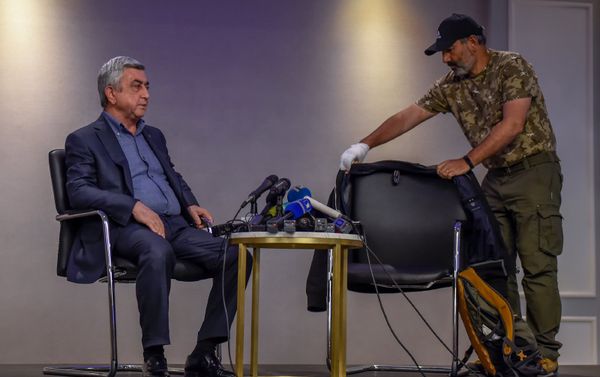 Встреча Премьер-министра РА Сержа Саргсяна и лидера оппозиционной фракции Елк Никола Пашиняна (22 апреля 2018). Гостиница Marriott Armenia, Ереван - Sputnik Армения