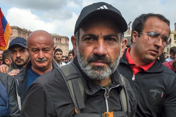 Лидер оппозиционной фракции Елк Никол Пашинян на площади Республики (22 апреля 2018). Ереван - Sputnik Армения