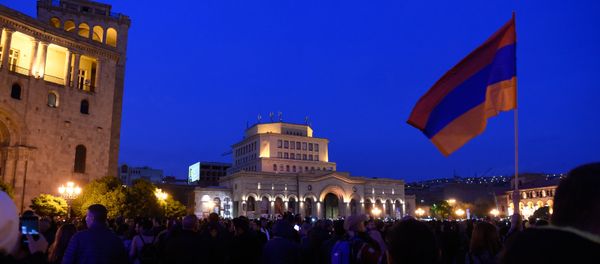 Митинг оппозиции на плошади Республики (22 апреля 2018). Ереван Митинг оппозиции на плошади Республики (22 апреля 2018). Ереван - Sputnik Армения