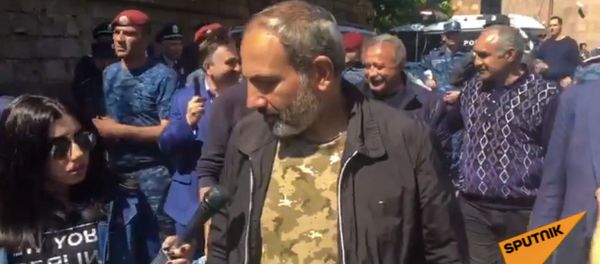Лидер оппозиции, депутат парламента Никол Пашинян только что был освобожден Лидер оппозиции, депутат парламента Никол Пашинян только что был освобожден - Sputnik Армения