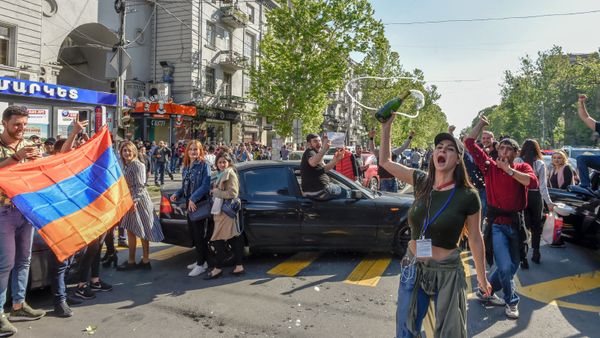 Проспект Маштоца после информации об отставке Сержа Саргсяна с поста Премьер-министра страны (23 апреля 2018). Ереван Проспект Маштоца после информации об отставке Сержа Саргсяна с поста Премьер-министра страны (23 апреля 2018). Ереван - Sputnik Армения