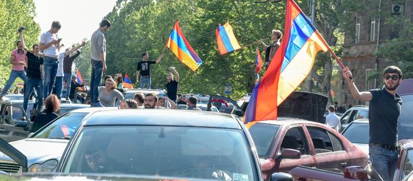 Проспект Маштоца после информации об отставке Сержа Саргсяна с поста Премьер-министра страны (23 апреля 2018). Ереван Проспект Маштоца после информации об отставке Сержа Саргсяна с поста Премьер-министра страны (23 апреля 2018). Ереван - Sputnik Армения