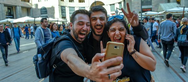 Северный проспект после информации об отставке Сержа Саргсяна с поста Премьер-министра страны (23 апреля 2018). Ереван Северный проспект после информации об отставке Сержа Саргсяна с поста Премьер-министра страны (23 апреля 2018). Ереван - Sputnik Армения