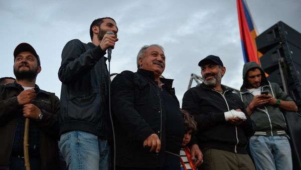 Митинг протестного движения Мой шаг на площади Республики (23 апреля 2018). Ереван - Sputnik Արմենիա