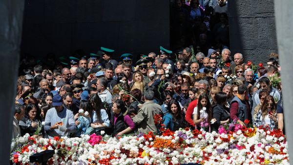 Mемориальний комплекс Цицернакаберд (24 апреля 2018). Ереван Mемориальний комплекс Цицернакаберд (24 апреля 2018). Ереван - Sputnik Армения