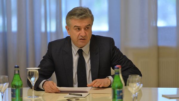 Врио Премьер-министра Армении Карен Карапетян на заседании Совета Безопасности (24 апреля 2018). Ереван Врио Премьер-министра Армении Карен Карапетян на заседании Совета Безопасности (24 апреля 2018). Ереван - Sputnik Արմենիա
