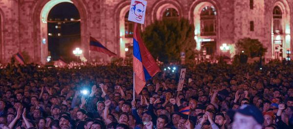 Митинг протестного движения на площади Республики (25 апреля 2018). Ереван - Sputnik Արմենիա